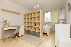 Warsaw Center Apartment by Renters