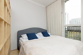 Warsaw Center Apartment by Renters