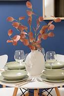 Warsaw Center Apartment by Renters