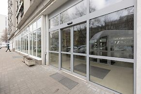 Warsaw Center Apartment by Renters