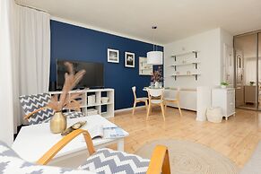 Warsaw Center Apartment by Renters