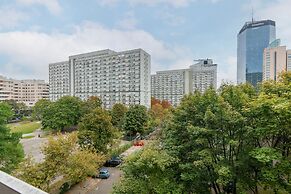 Warsaw Center Apartment by Renters
