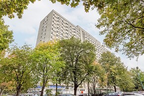 Warsaw Center Apartment by Renters