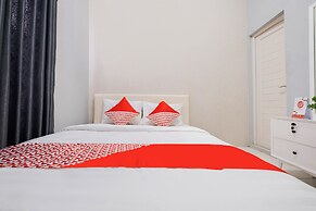 Super OYO 2727 Nareswari Guest House Syariah