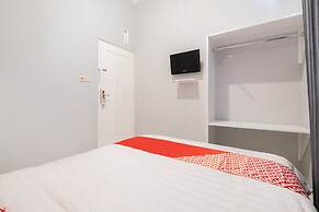 Super OYO 2727 Nareswari Guest House Syariah