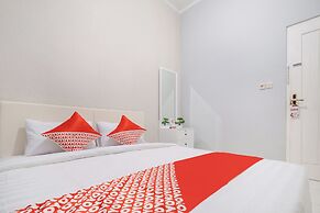 Super OYO 2727 Nareswari Guest House Syariah