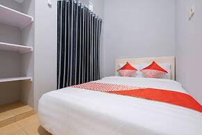 Super OYO 2727 Nareswari Guest House Syariah