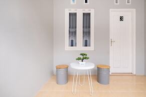 Super OYO 2727 Nareswari Guest House Syariah