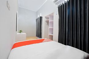 Super OYO 2727 Nareswari Guest House Syariah