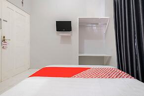 Super OYO 2727 Nareswari Guest House Syariah