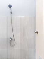 Super OYO 2727 Nareswari Guest House Syariah