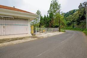 Capital O 3359 Pondok Wisata Jaden Trawas Mojokerto