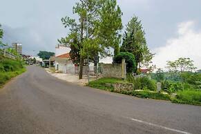 Capital O 3359 Pondok Wisata Jaden Trawas Mojokerto