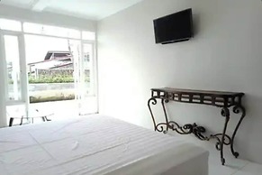 Capital O 3359 Pondok Wisata Jaden Trawas Mojokerto