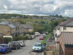 Immaculate 1-bed House in Newtown, Disley