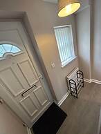 Immaculate 1-bed House in Newtown, Disley