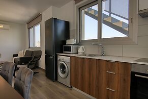 Phaedrus Living Coral Suites Bliss