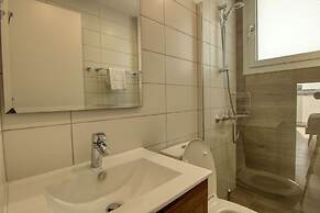 Phaedrus Living Coral Suites Bliss