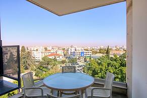 Phaedrus Living Coral Suites Bliss