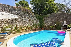 Holiday Home Meja Private Pool