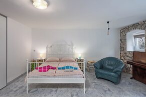Holiday Home Meja Private Pool