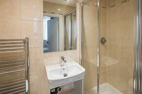 Gloucester Station Gem, 3 Bedroom Oasis