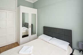 Gloucester Station Gem, 3 Bedroom Oasis