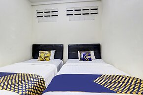 SPOT ON 90744  Alika Homestay