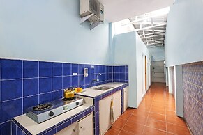 SPOT ON 90744  Alika Homestay