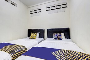 SPOT ON 90744  Alika Homestay