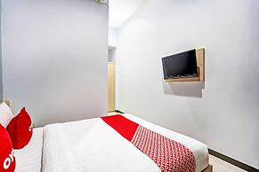 OYO 90891 Parang Kusumo Residence