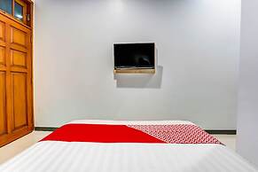 OYO 90891 Parang Kusumo Residence