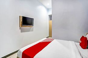 OYO 90891 Parang Kusumo Residence