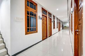 OYO 90891 Parang Kusumo Residence