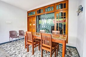 OYO 90891 Parang Kusumo Residence