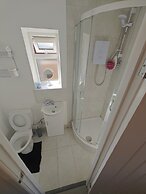 4-bed House in Southampton Ideal For Contractors