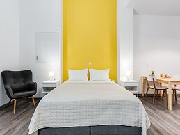 Sanders Home Suites - Cozy Street-view Studio