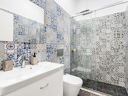 Sanders Home Suites - Charming Windowless Studio