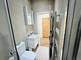 1-bed Apartment in Ealing - 2mins From Station