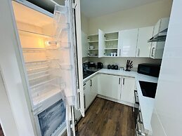 1-bed Apartment in Ealing - 2mins From Station