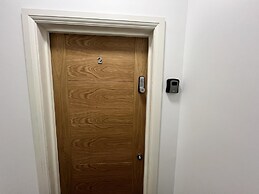 1-bed Apartment in Ealing - 2mins From Station