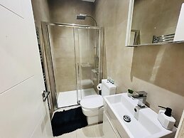 1-bed Apartment in Ealing - 2mins From Station