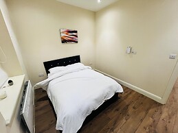 1-bed Apartment in Ealing - 2mins From Station