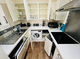 1-bed Apartment in Ealing - 2mins From Station