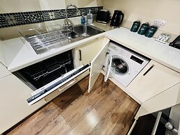 1-bed Apartment in Ealing - 2mins From Station