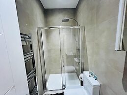 1-bed Apartment in Ealing - 2mins From Station