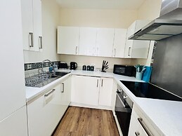 1-bed Apartment in Ealing - 2mins From Station