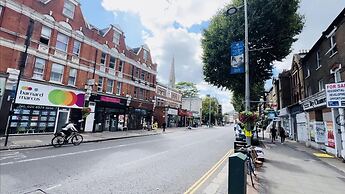 1-bed Apartment in Ealing - 2mins From Station