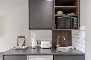 Your Apartment Tooting