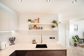 Exquisite 6 Bedroom Luxury Home